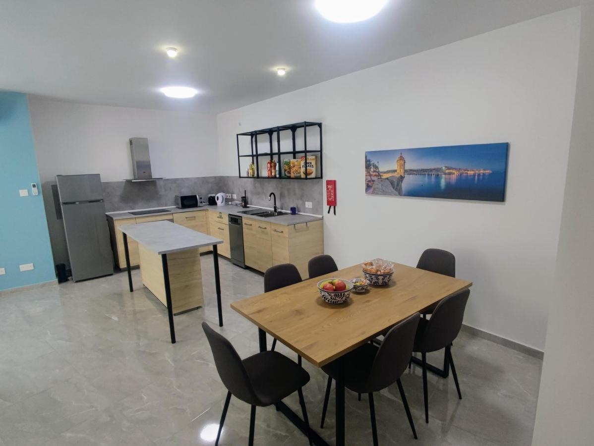 Deggies Apartments - Spacious, Modern Apartment! ناسار المظهر الخارجي الصورة