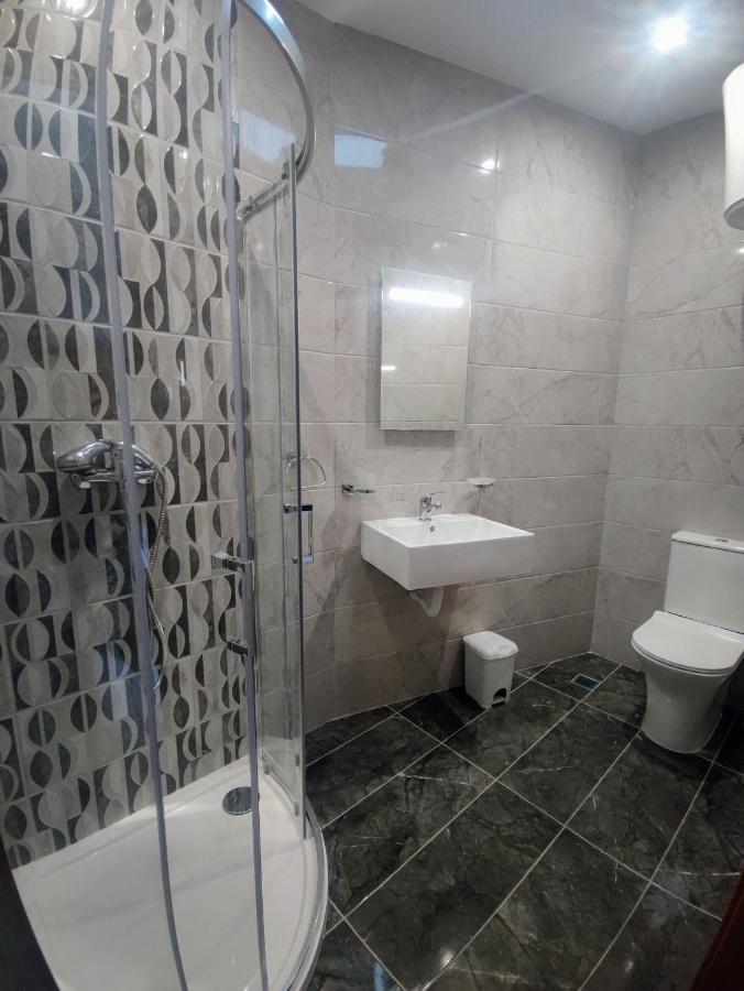 Deggies Apartments - Spacious, Modern Apartment! ناسار المظهر الخارجي الصورة